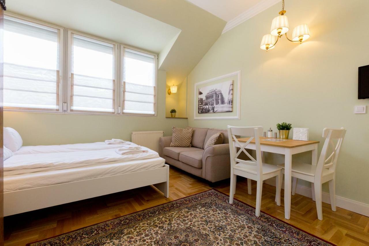 Roland Apartments Budapest Esterno foto