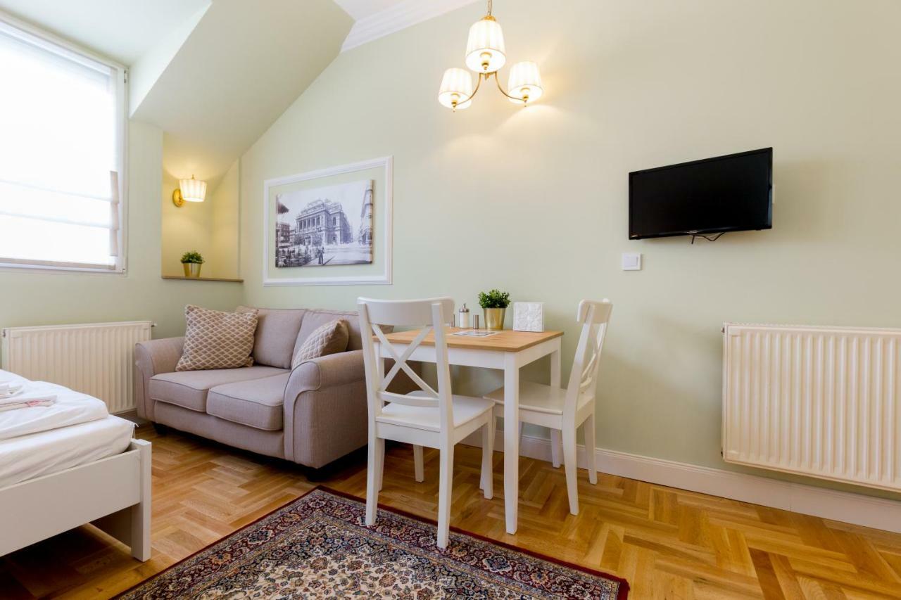 Roland Apartments Budapest Esterno foto
