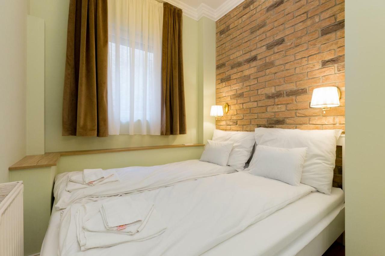 Roland Apartments Budapest Esterno foto