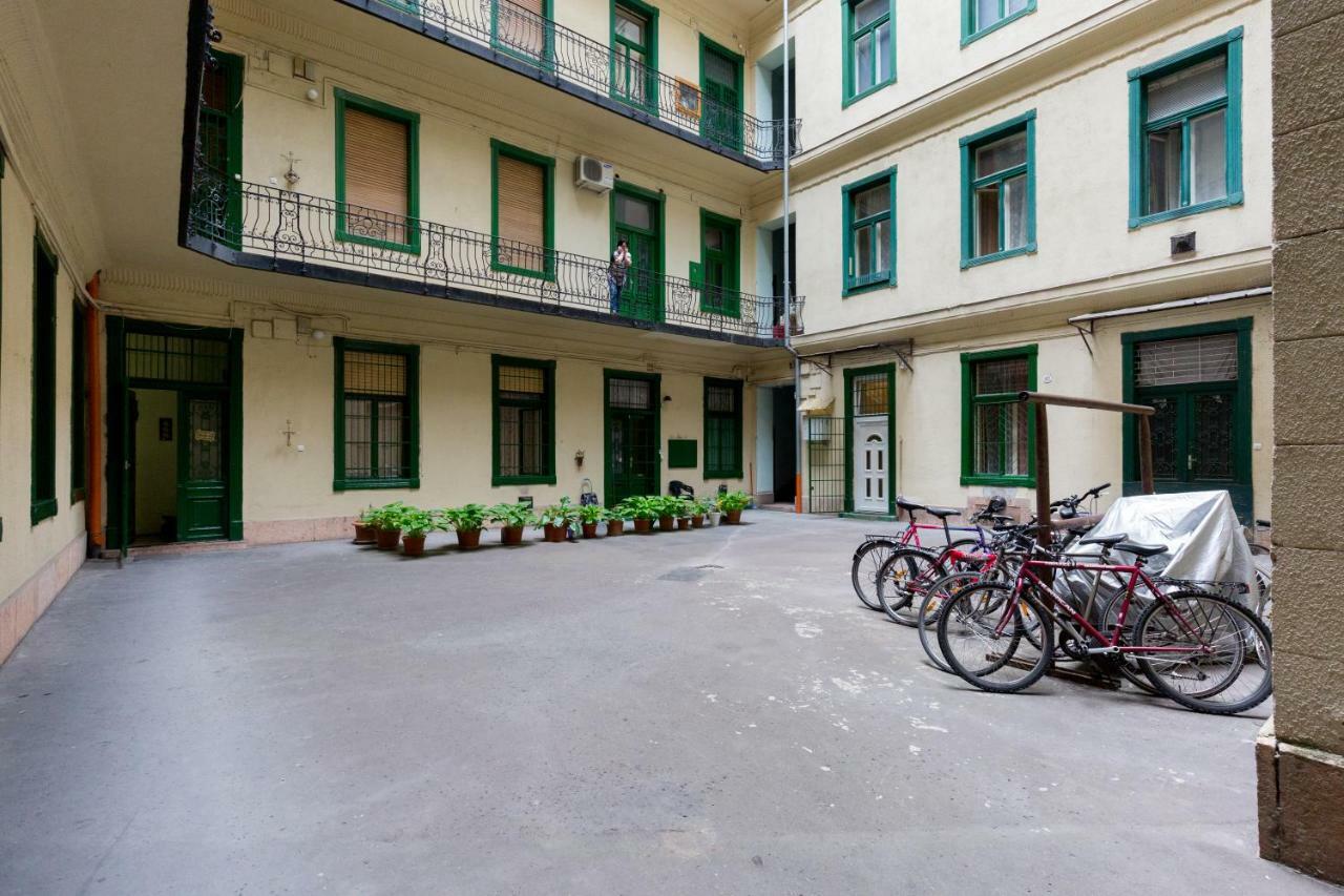 Roland Apartments Budapest Esterno foto